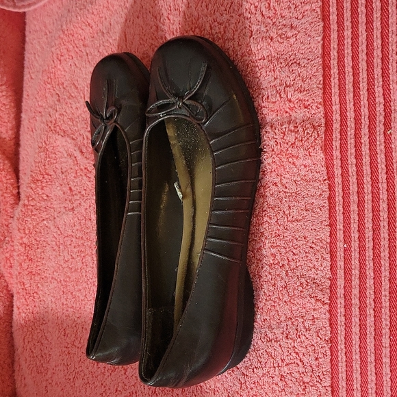 Women's size 6 Slip-on shoes - Picture 2 of 4
